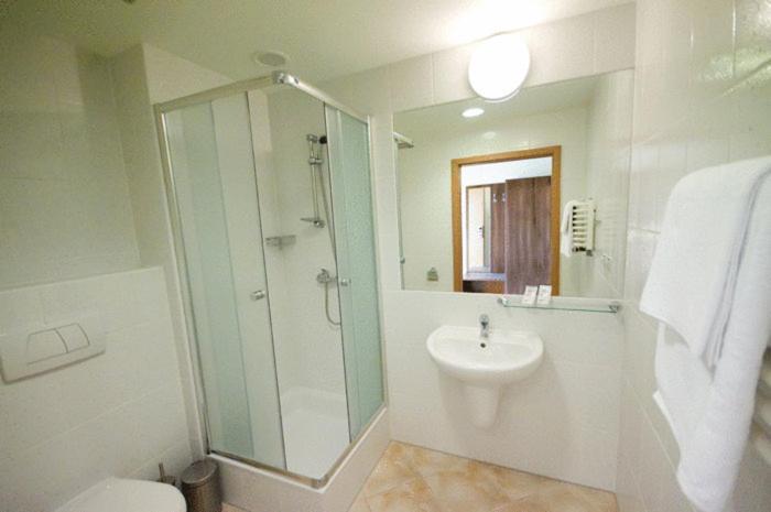 Hotel A4 Mop Kepnica Jaworzno Room photo